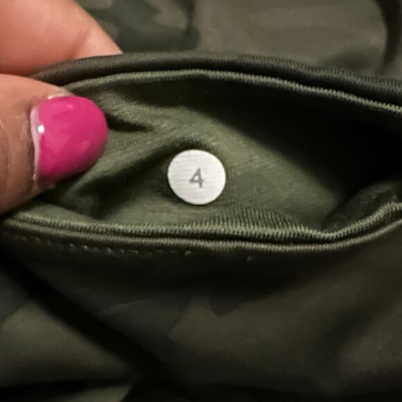 Lululemon Wunder Under Crop Full-On Luxtreme Savasana Camo Fatigue Green Size 4 - Picture 4 of 8